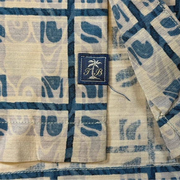 Tommy Bahama Men's 100% Silk Hawaiian Shirt Size XL Blue and White - Picture 3 of 4